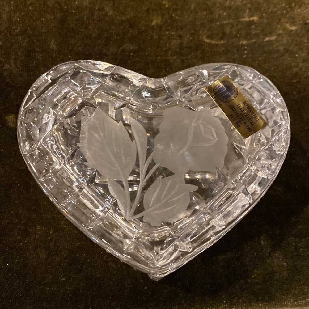 BLEIKRISTALL 24% FINE GERMAN LEAD CRYSTAL HEART COVERED TRINKET BOX ETCHED ROSE